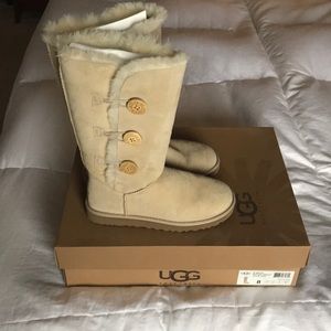 UGG Bailey Button Triplet Boot